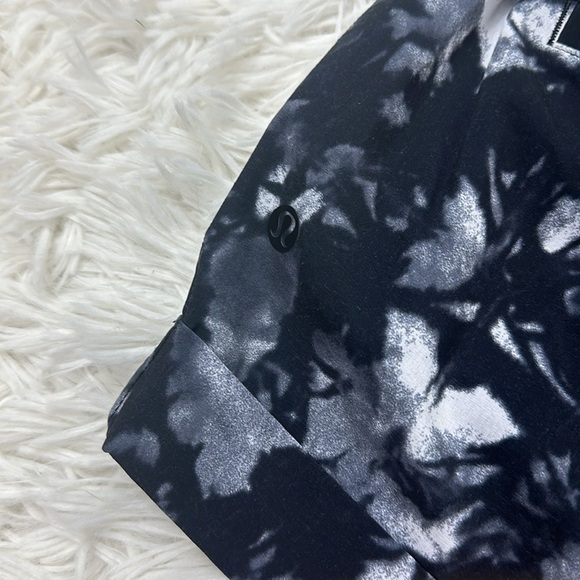 Lululemon Spring Break Away Short II Dusk Dye White Black / Black - Picture 5 of 6